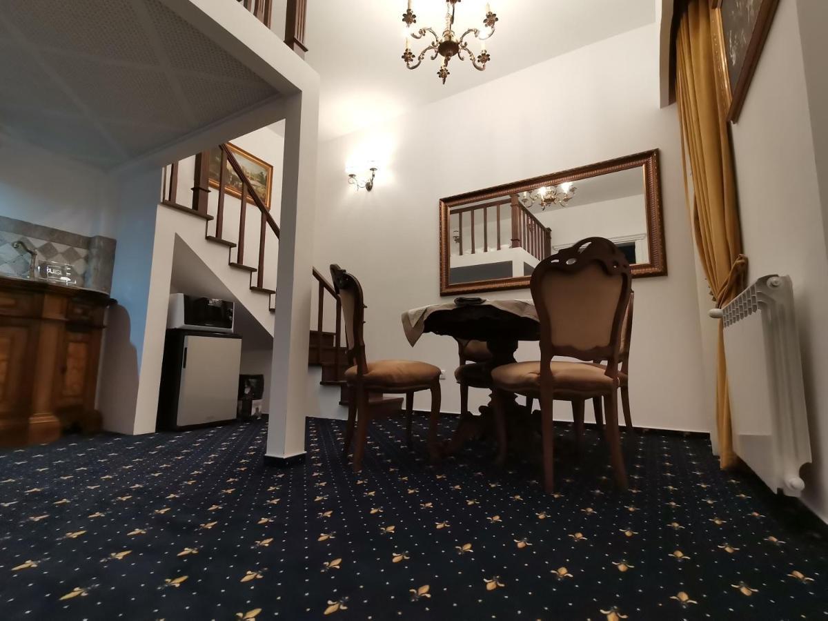 Weiss Little Palace Braşov Extérieur photo