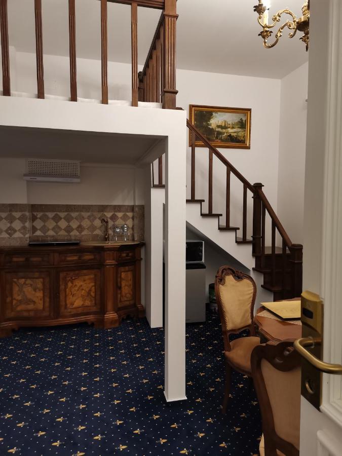 Weiss Little Palace Braşov Extérieur photo